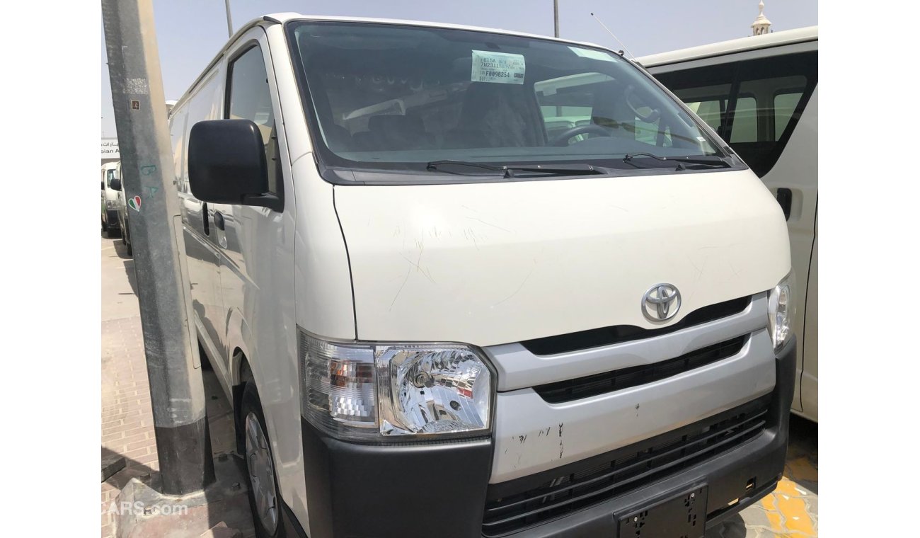 تويوتا هاياس Toyota Hiace Van,Model:2015. Free of accident. Only done 5000 km