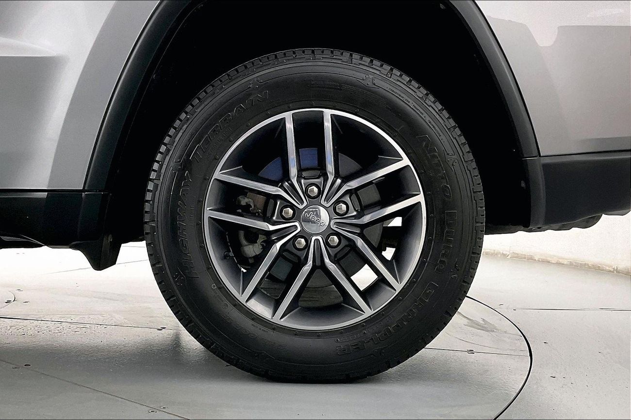 جيب جراند شيروكي Limited | سنة ضمان مجانية | 0 دفعة أولى | سياسة الإعادة بعد 7 أيام