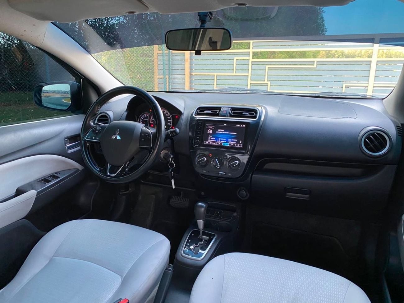 Mitsubishi Attrage GLX