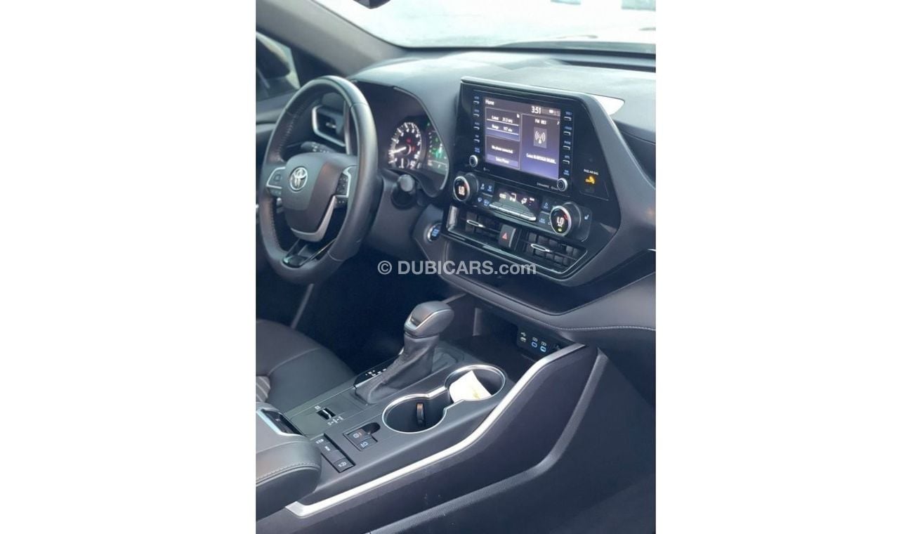 Toyota Highlander *Offer*2022 Toyota Highlander XSE 3.5L V6 - - UAE PASS