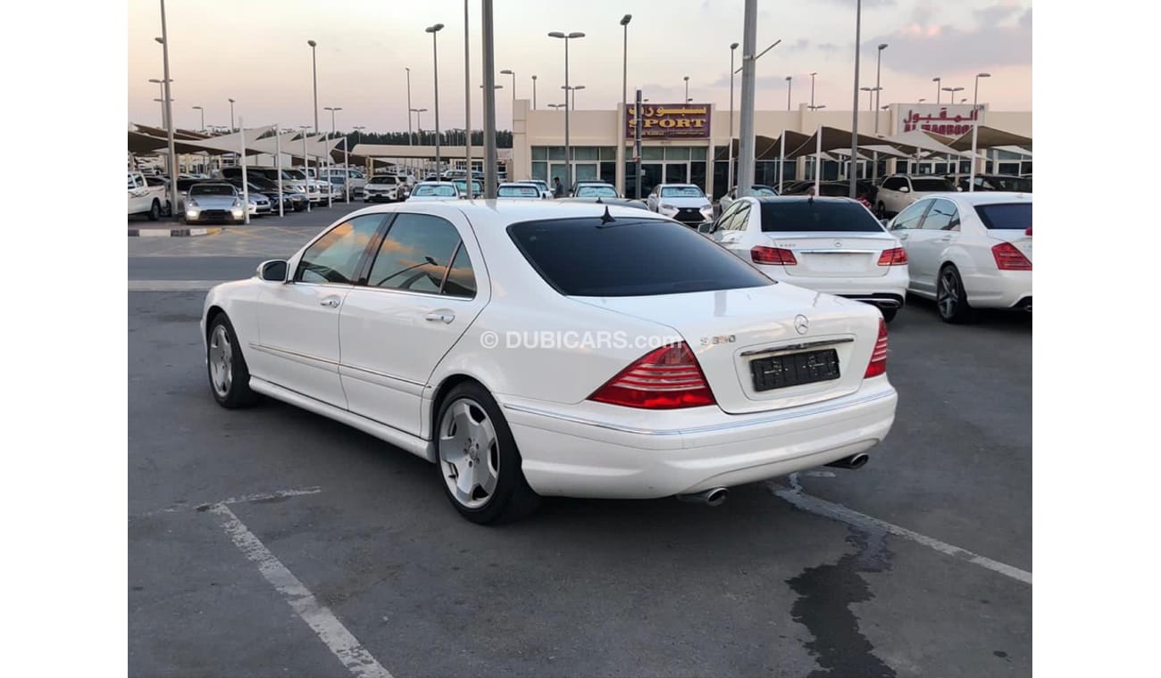 مرسيدس بنز S 350 موديل 2005 خليجي فل مواصفات ستاير خلفيه وتحكم كهربي كامل ونظام صوت ممتاز وتكييف خلفي وتحكم كهربي كام