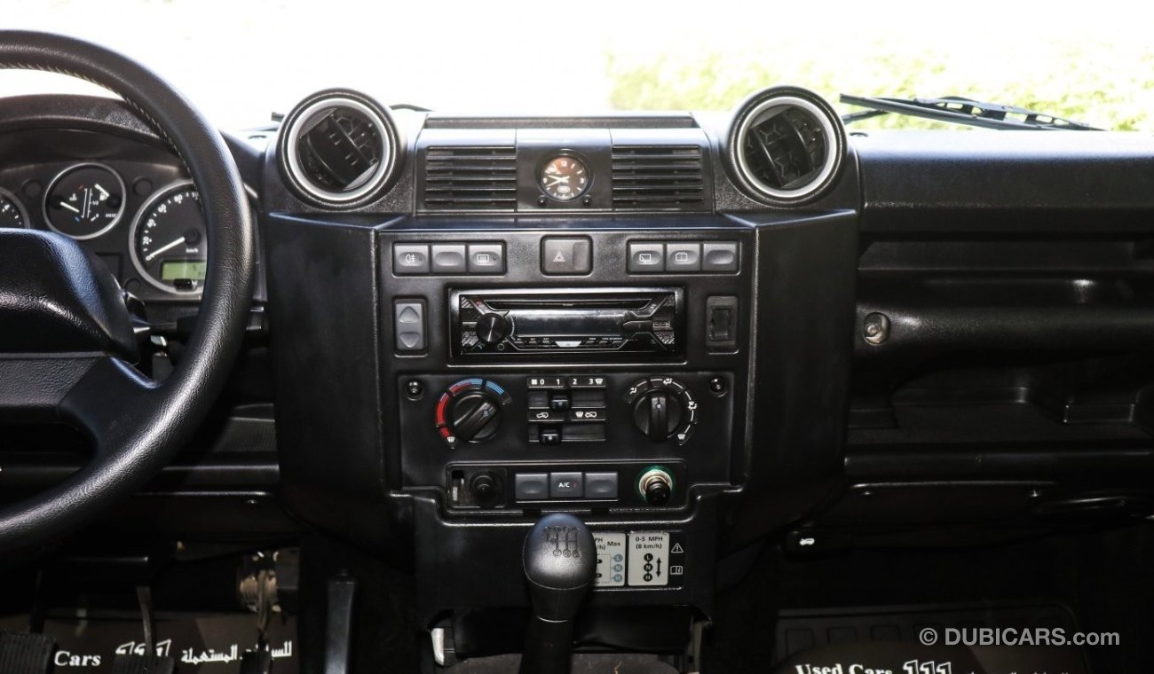 Land Rover Defender / Manual transmission - Diesel / GCC Specifications