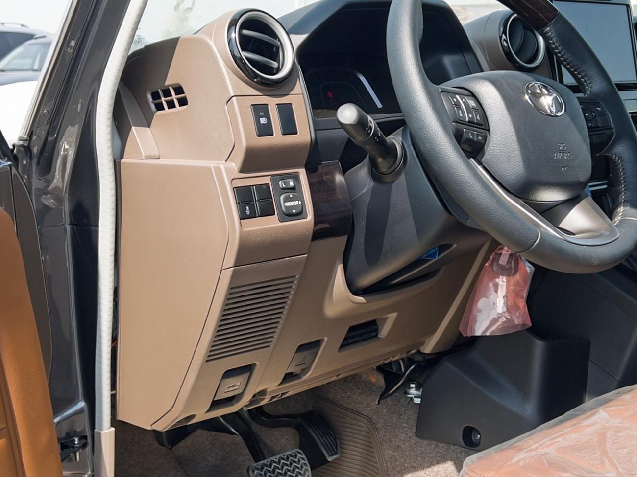 تويوتا لاند كروزر 70 EXPORT ONLY - TOYOTA LC76 LX 2.8L A/T