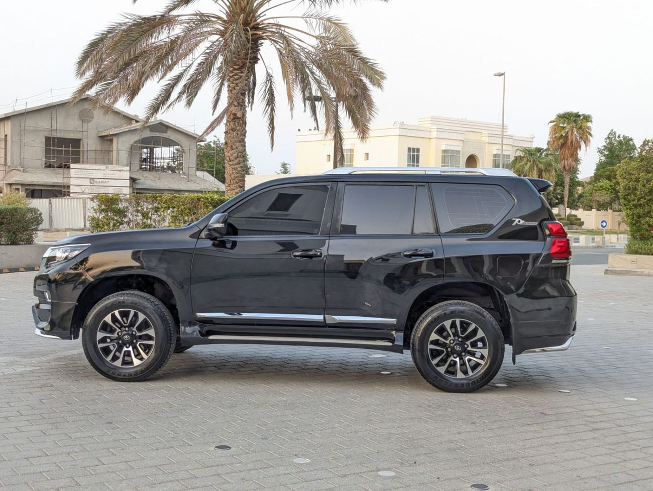 Toyota Prado Toyota Prado v4 LHD 2019 black colour