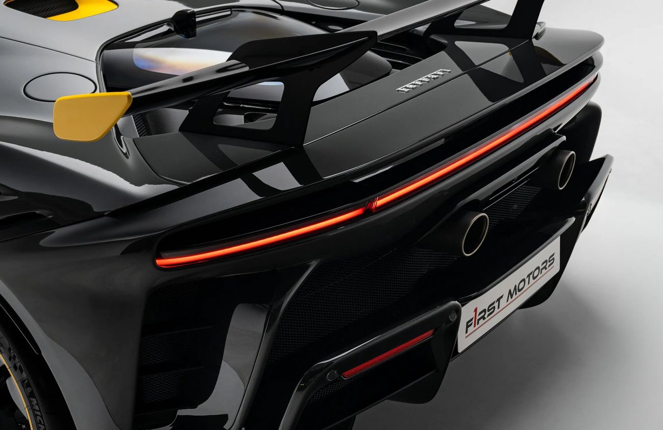 Ferrari SF90 STRADALE 4.0L Twin-Turbocharged V8 Engine + 3 electric motors