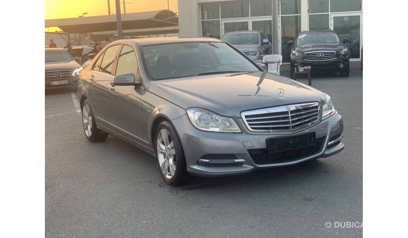 Mercedes-Benz C200 Mercedes C200_Gcc_2013_Excellent_Condihion _Full option