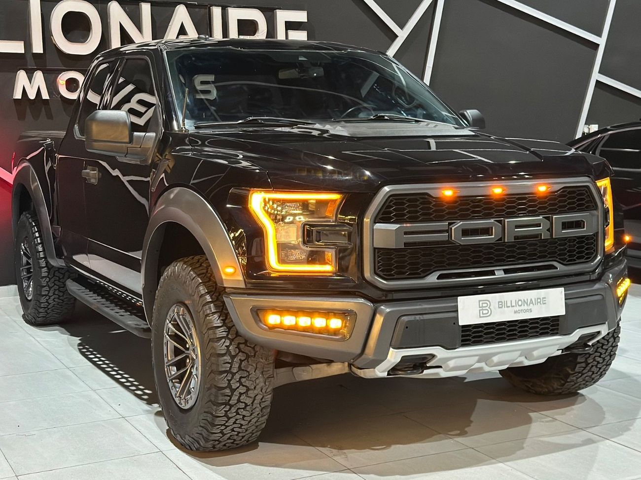 Ford F 150 Raptor FORD RAPTOR F-150 V8 CABIN & HALF | GCC | 2019 | FULL SERVICE HISTORY IN AL-FUTTAIM