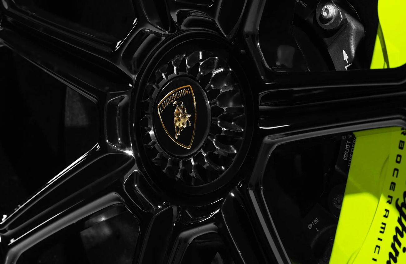 Lamborghini Aventador 6.5L V-12 Naturally Aspirated Engine | Warranty