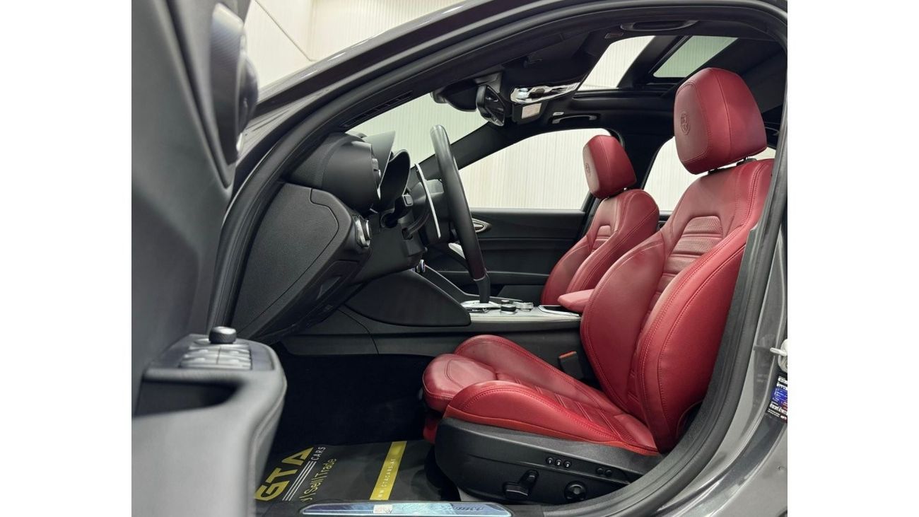 Alfa Romeo Giulia 2023 Alfa Romeo Giulia Veloce, 2027 Agency Warranty + Service Package, Full Service History, GCC