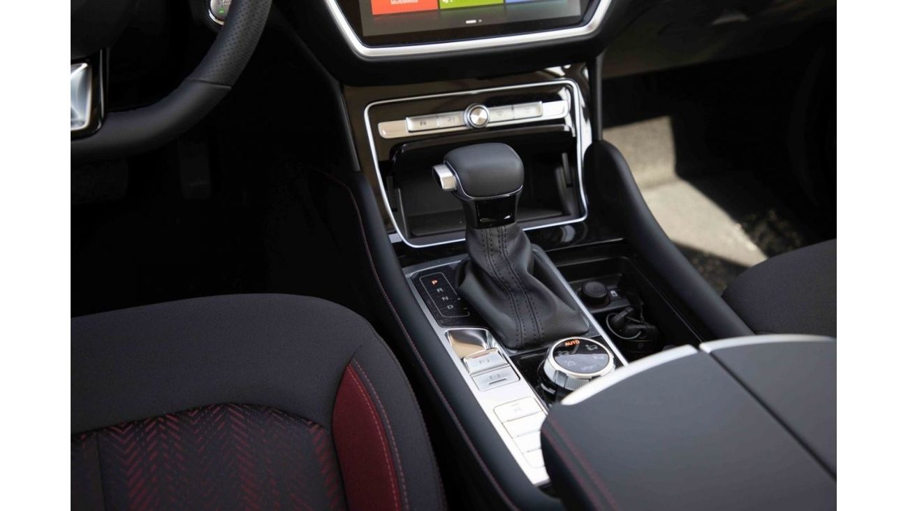 MG RX8 2023 MG RX8 4X4 2.0 STANDARD - White Pearl inside Black