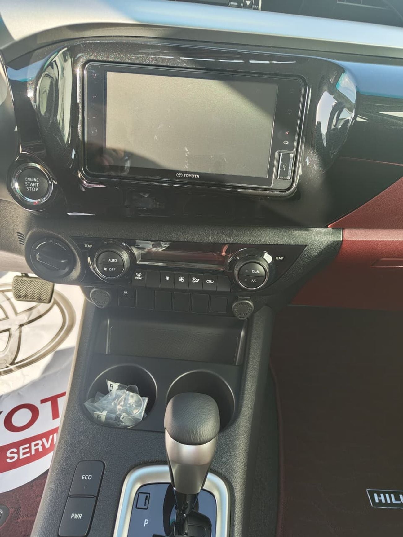 تويوتا هيلوكس 2.7L DC PETROL 4WD GLX AUTOMATIC TRANSMISSION WITH PUSH START ( FOR RE-EXPORT ONLY