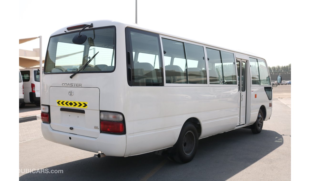 تويوتا كوستر DIESEL 30 SEATER BUS WITH GCC SPECS