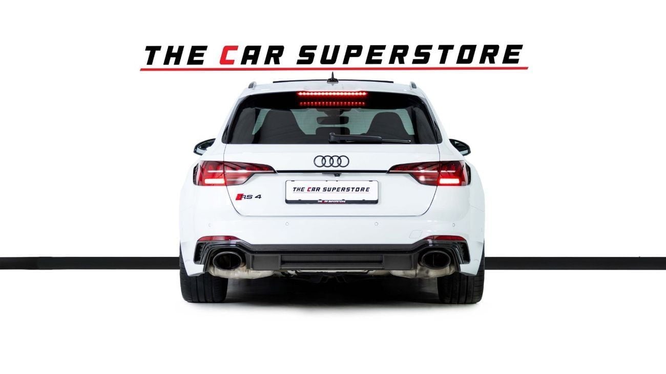 Audi RS4 Avant-Al Nabooda WarrantyService Contract-Very Low Mileage-Carbon Fiber RS Bucket Seats