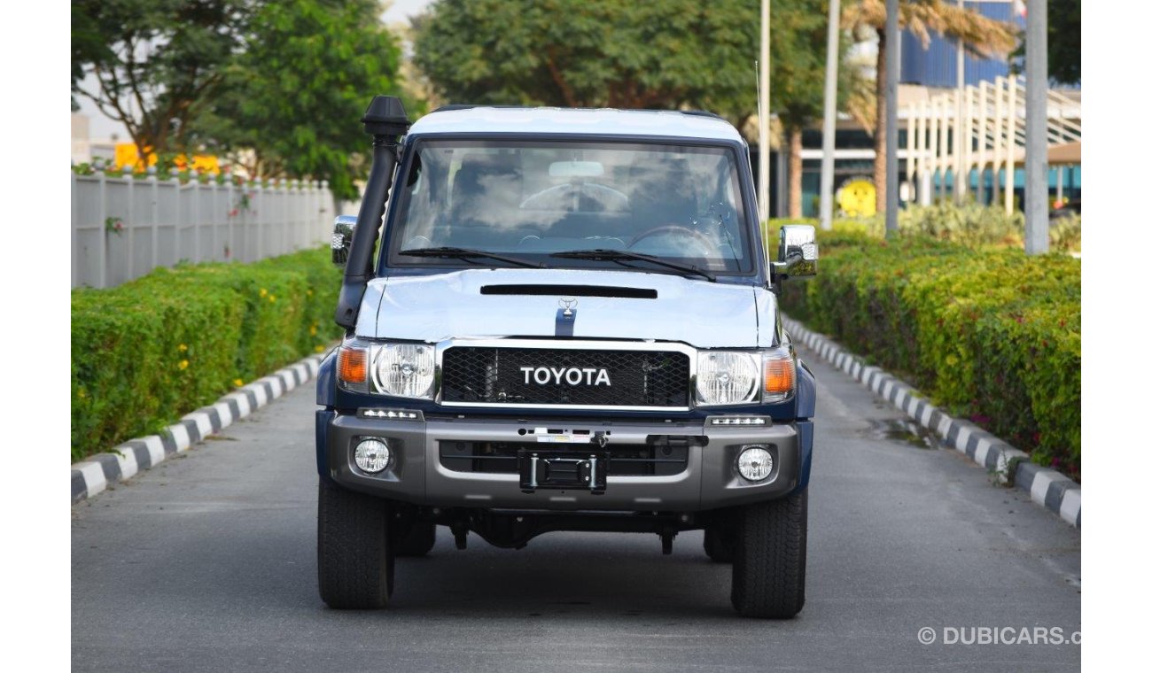 تويوتا لاند كروزر بيك آب 79 DOUBLE CAB  LIMITED LX V8 4.5L TURBO DIESEL 5 SEAT MT