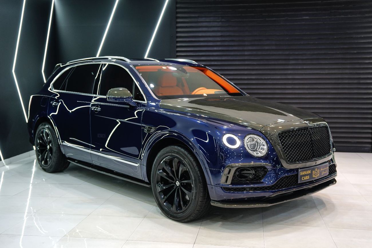 Bentley Bentayga W12, Carbon Fiber Body Kit, Panoramic Roof, Starlight Headliner, GCC Specs!!