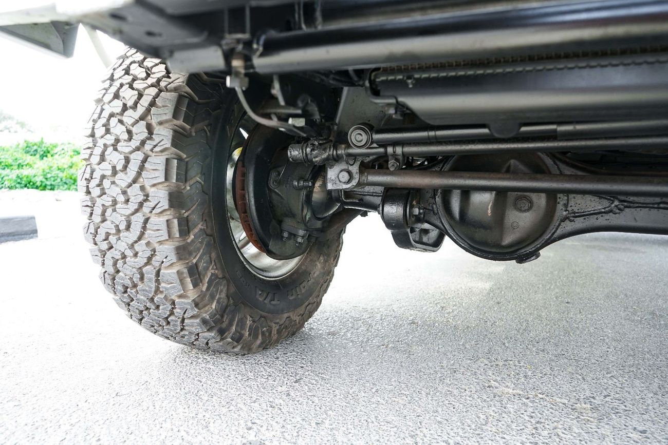 تويوتا لاند كروزر 70 The 2013 Toyota Land Cruiser Hardtop is a rugged, off-road focused SUV from the legendary 70 Series