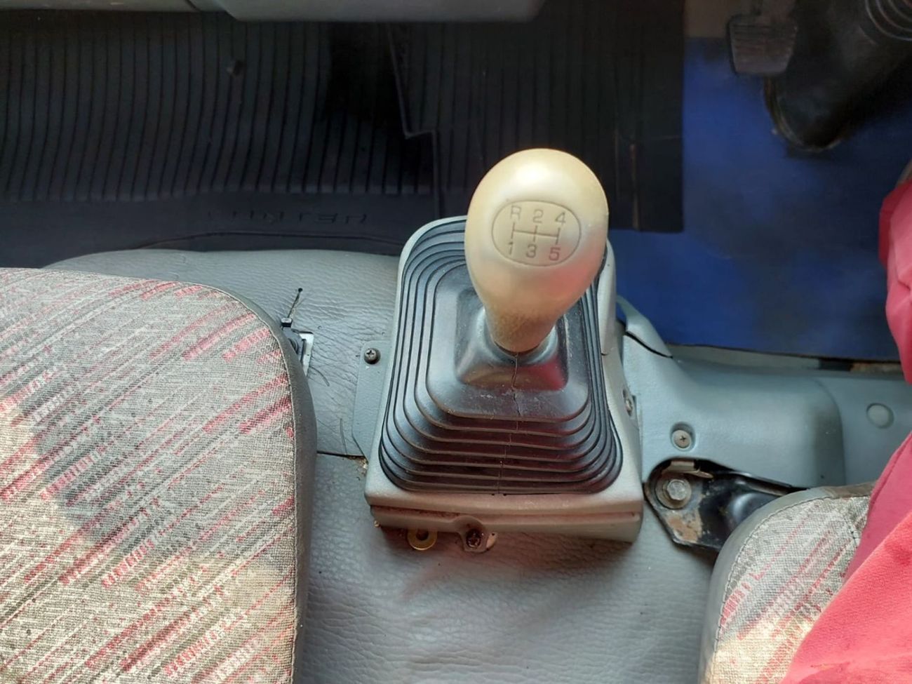 Mitsubishi Fuso Canter MITSUBISHI CANTER TRUCK RHD 1997 MODEL 4.2 L DIESEL MANUAL(PM30120)