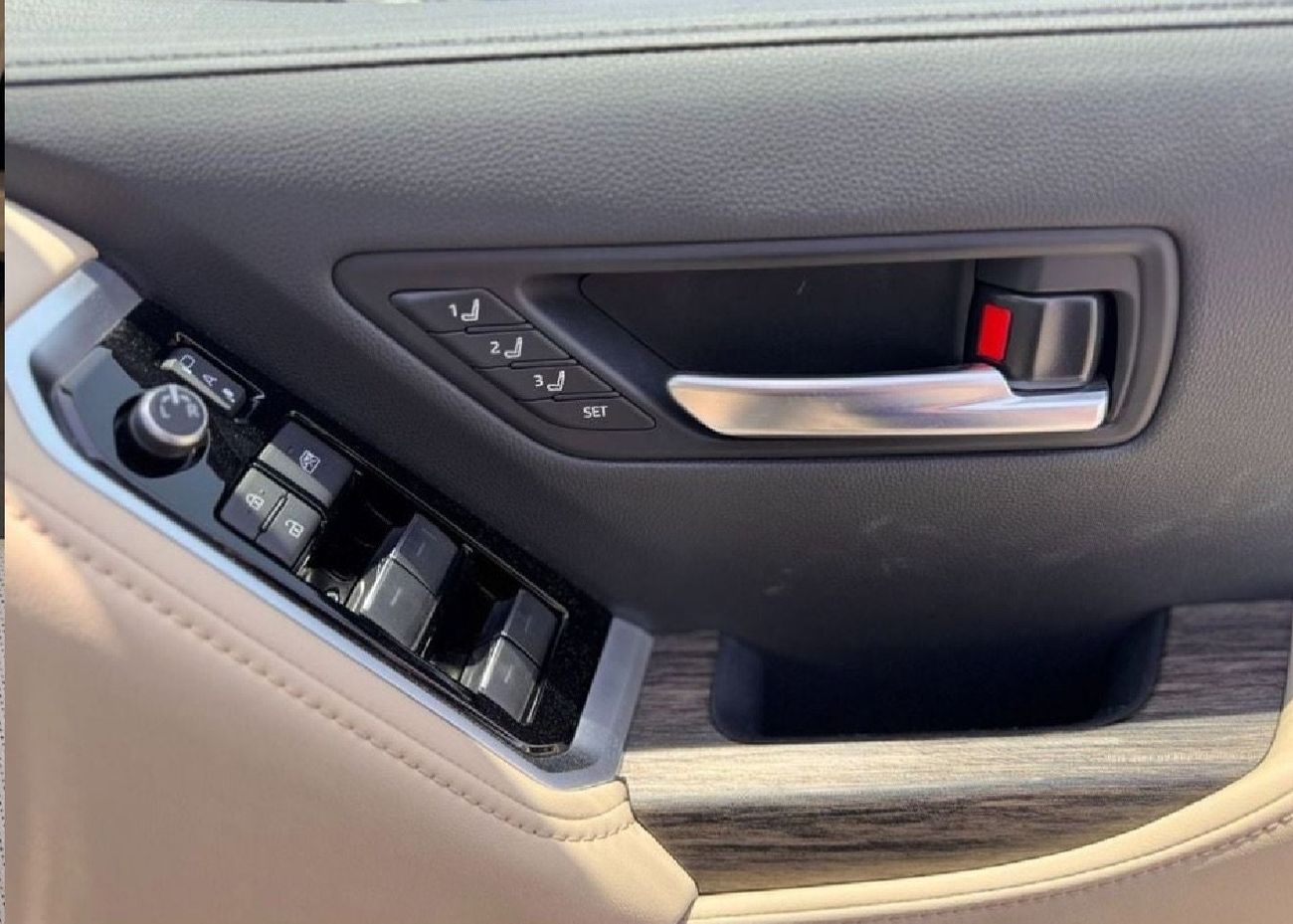 تويوتا لاند كروزر 2023 LC300 ZX Diesel Engine RHD 3.3L Twin Turbo Full Option