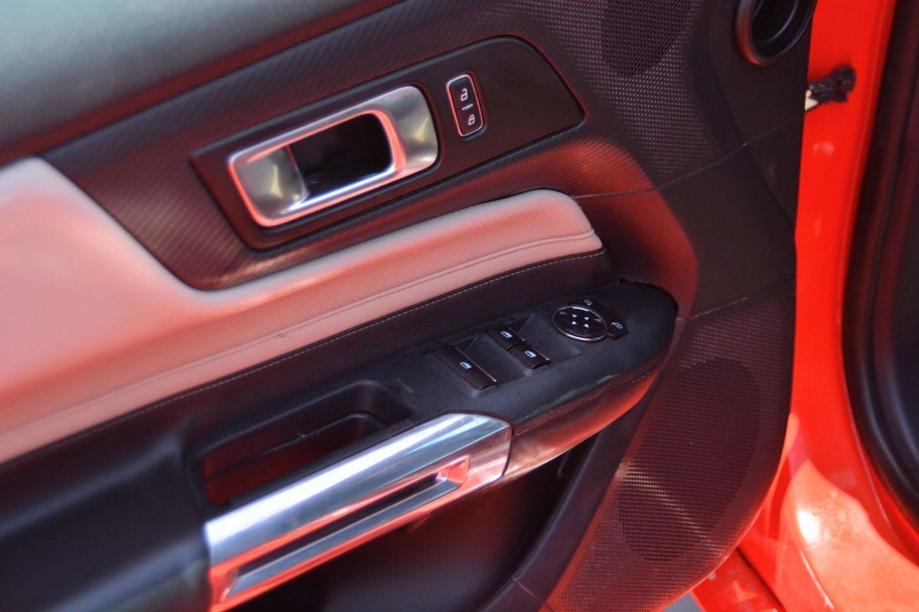 فورد موستانج تميز مع موستنج المكشوفة // بلون مميز وجذاب //وبسعر رائع --2024-اشتري وقم بالمنافسة