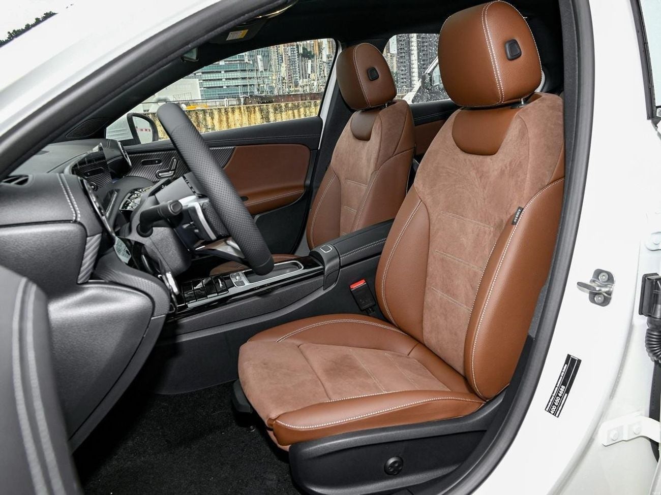 مرسيدس بنز A 200 L Toyota Frontlander/ 2025 / white / 0km