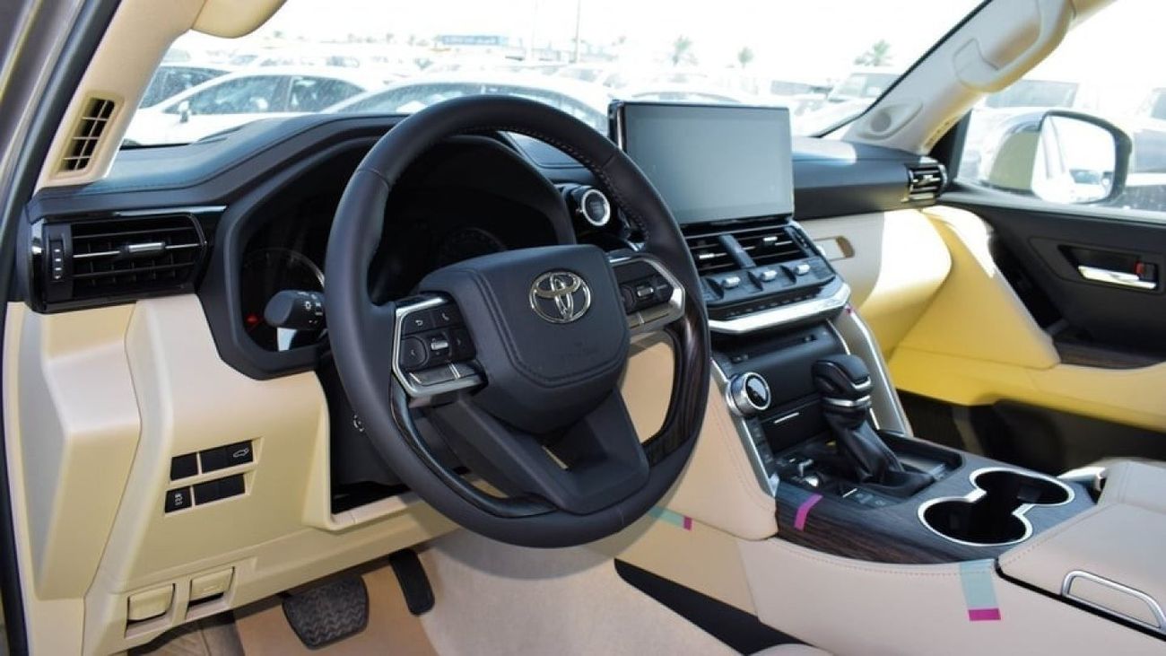 تويوتا لاند كروزر Toyota Land Cruiser LC300 VXR 3.3 Diesel Twin Turbo Color Bronze Interior Beige