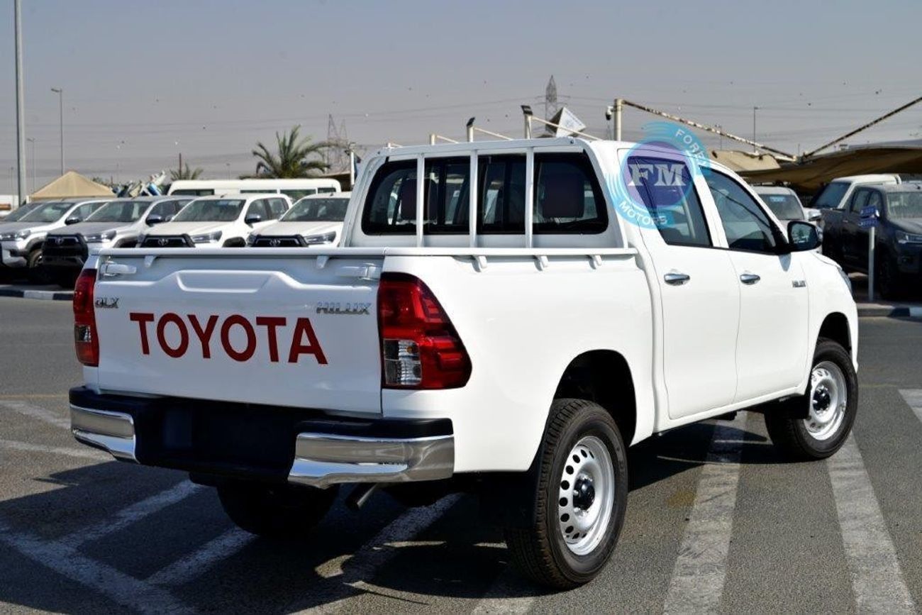 تويوتا هيلوكس Double Cab DLX-G 2.4L Diesel 4WD 6 Seater Manual