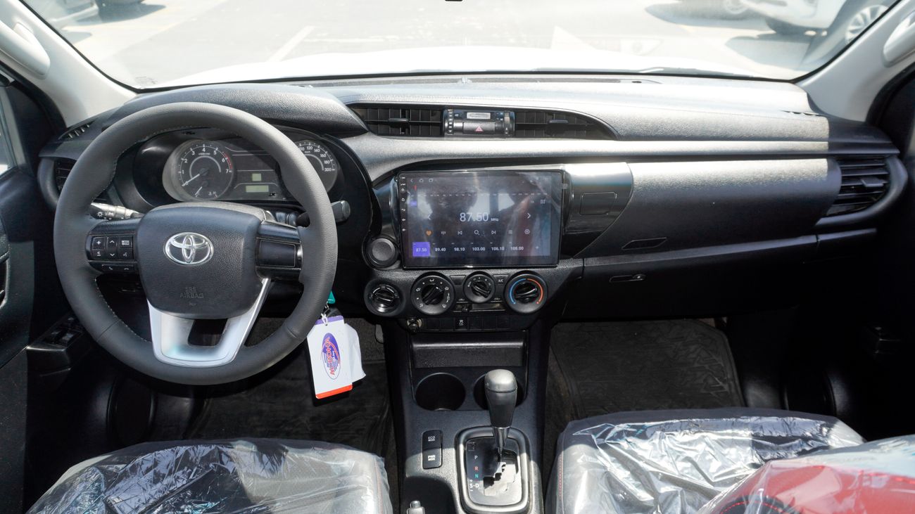 تويوتا هيلوكس GL with 2024 body Kit