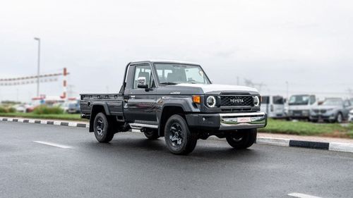 Toyota Land Cruiser Pick Up 2026 Toyota LC79 SC 2.8L MT Diesel (Gray-Brown)