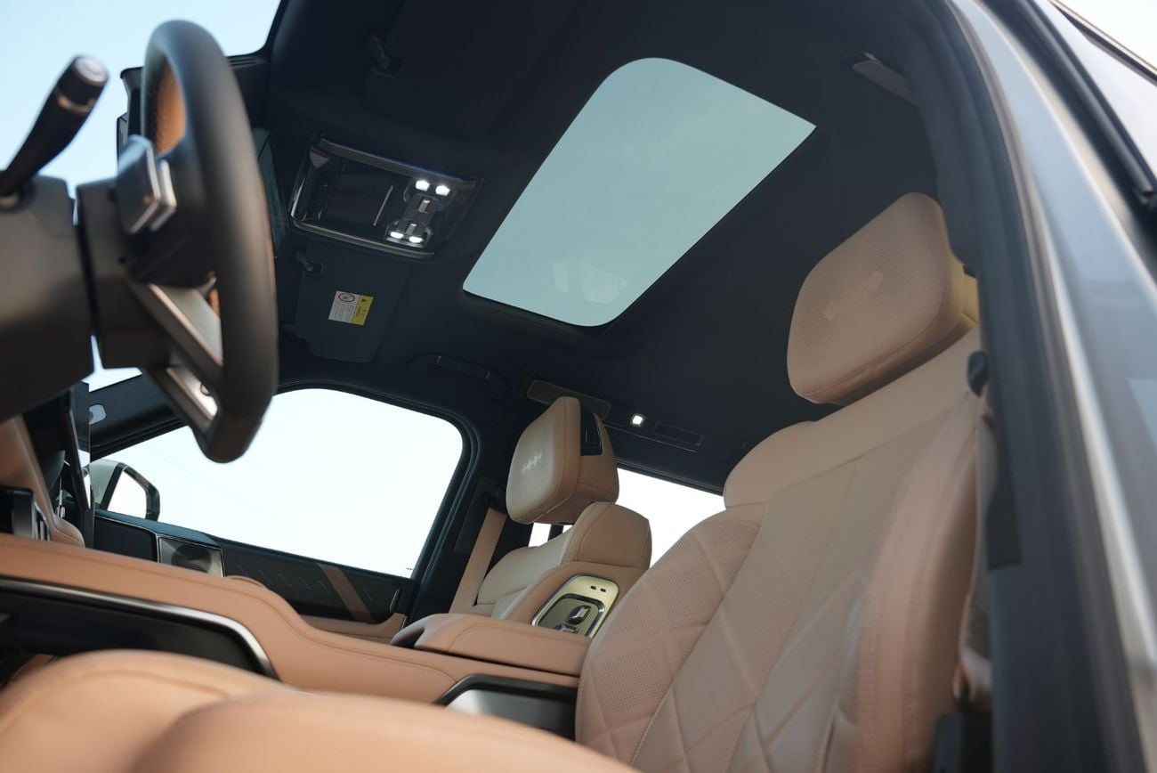 BYD Leopard 8 2025 BYD Leopard 8 with drone plug in Hybrid 2.0L 7 seater 0KM