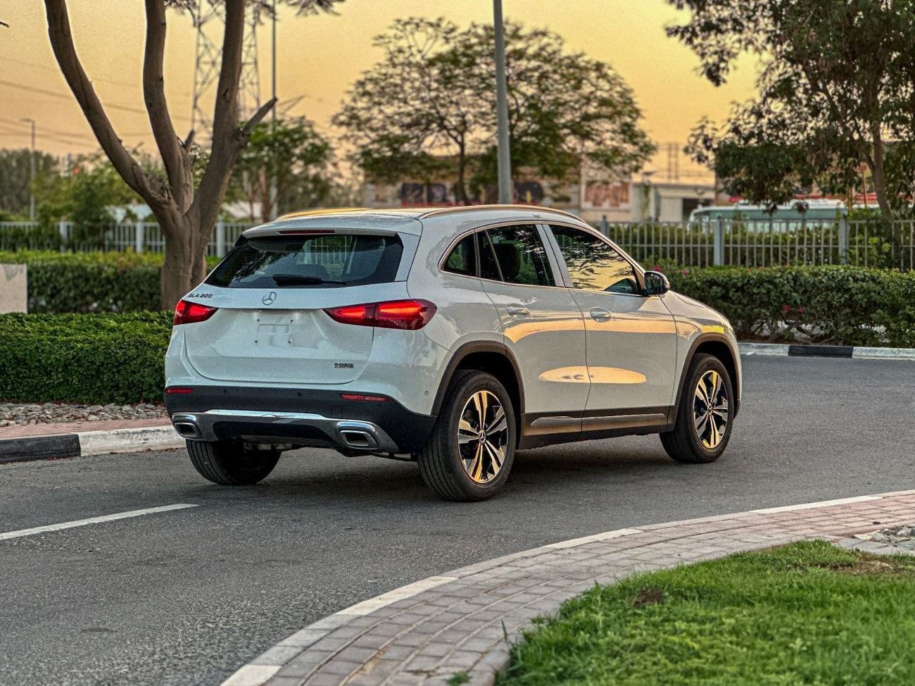 Mercedes-Benz GLA 200 2025 New Mercedes-Benz GLA 200 / 1.3L Turbo