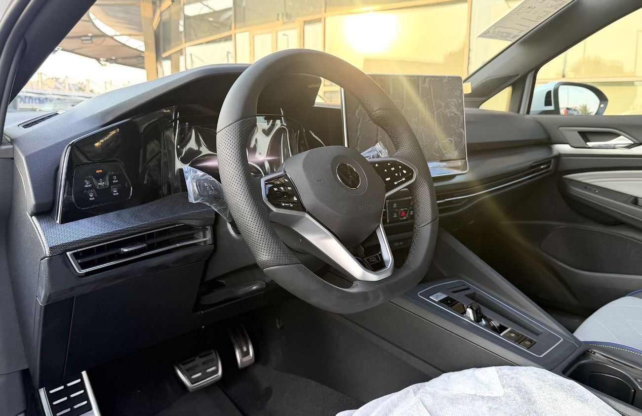 فولكس واجن جولف Golf R-Line 300TSI 2025