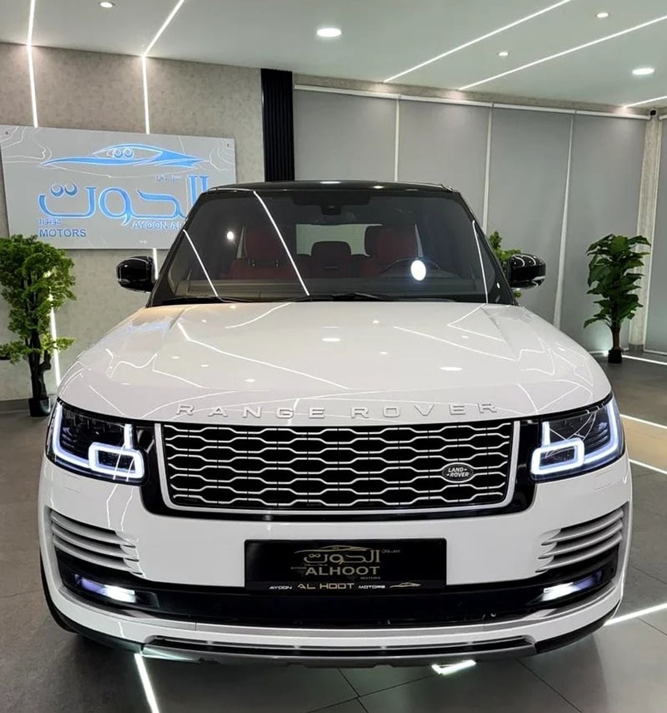 Land Rover Range Rover AUTOBIOGRAPHY FACELIFT TO || AUTOBIOGRAPHY KIT RR VOGUE V8 II GCC || TOP RANGE || PANORAMIC ||SCREENS