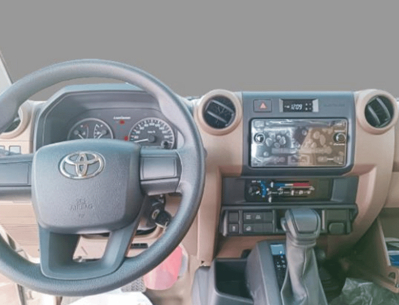 تويوتا لاند كروزر بيك آب LC 79 D/C 2.8 T/DSL STD-E A/T