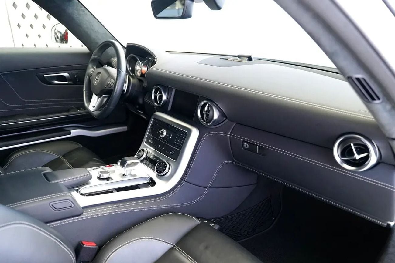 Mercedes Benz SLS AMG STD 6.2L
