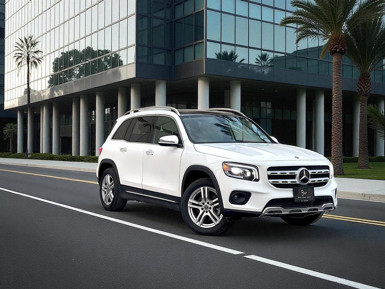 Mercedes-Benz GLB 250 4MATIC 2.0L (221 HP) AED 1,560 PM | MERCEDES GLB250 4MATICI 2023 | ORIGINAL PAINT | LOW MILEAGE| 0%