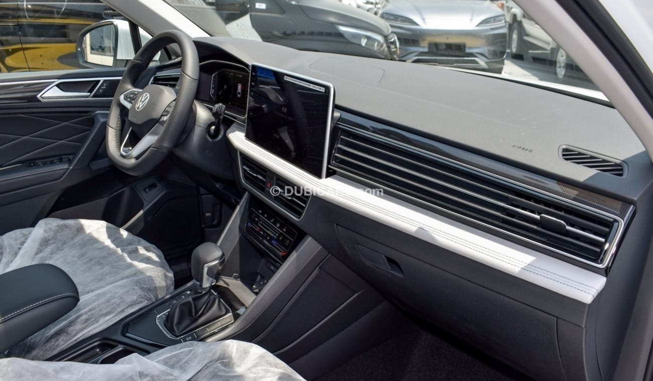 Volkswagen Tiguan VOLKSWAGEN TIGUAN 300 TSI 2WD | 2024