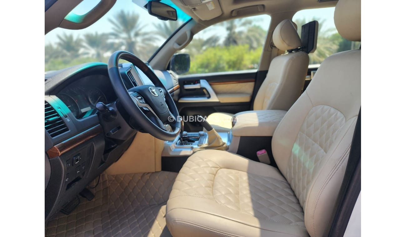 Toyota Land Cruiser Facelifted