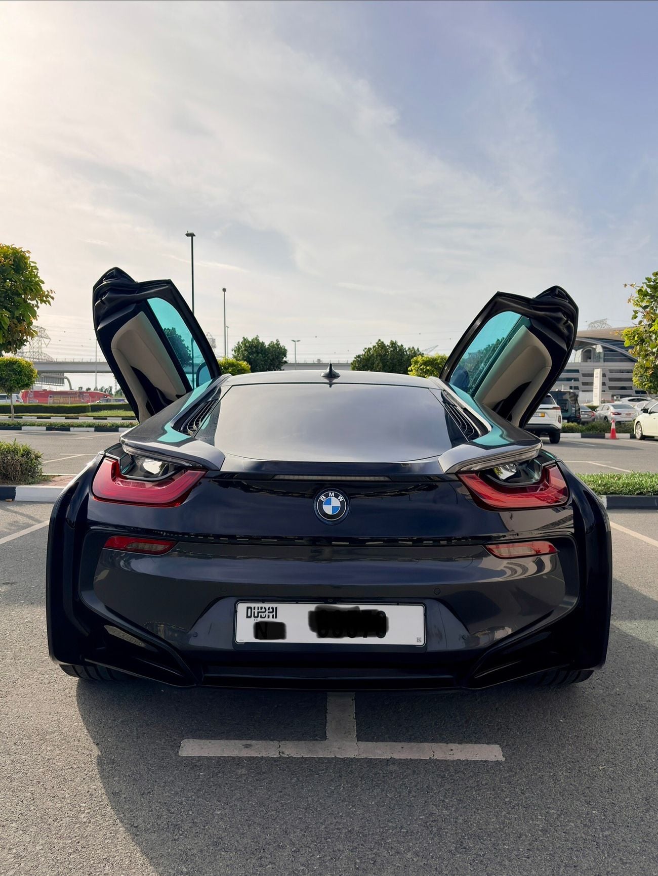 بي أم دبليو i8