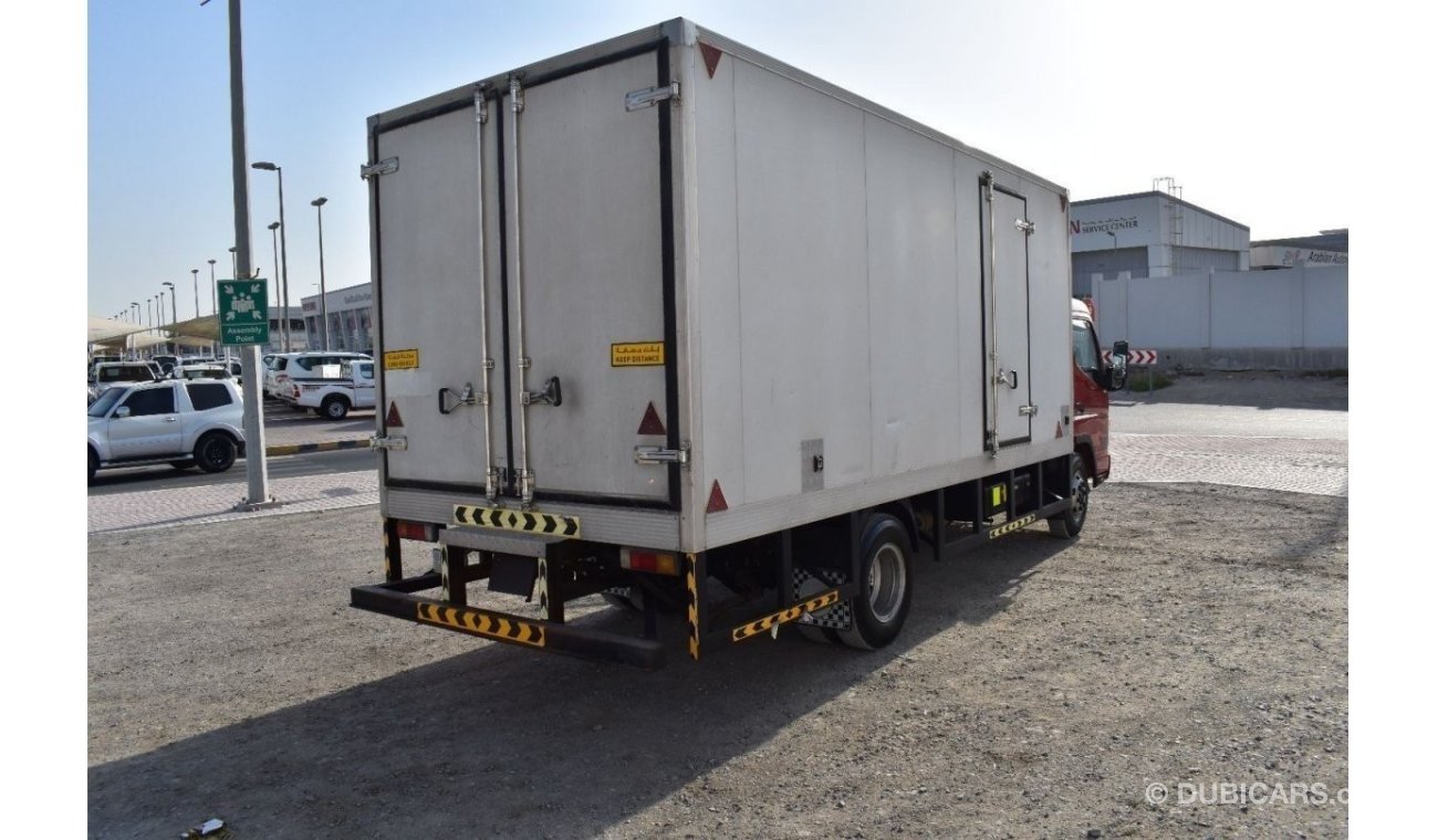 ميتسوبيشي كانتر 2016 | MITSUBISHI CANTER 4.2 TON TRUCK | RED-DOT CHILLER | 16-FEET | GCC | VERY WELL-MAINTAINED | SP