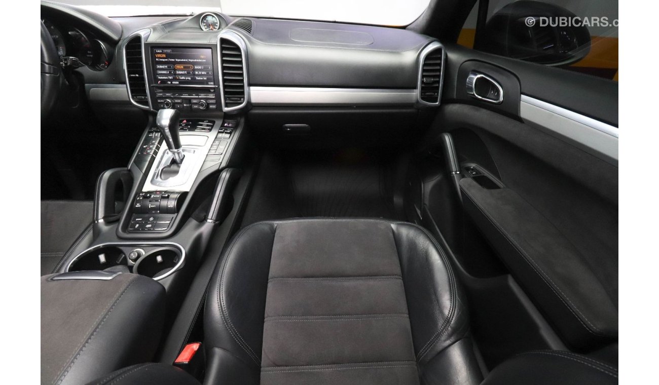 Porsche Cayenne Porsche Cayenne GTS 2014 GCC under Warranty with Flexible Down-Payment.