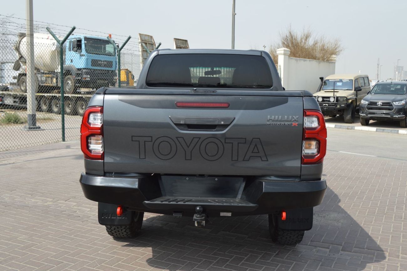 تويوتا هيلوكس TRD Double cabin 2.8L, perfect inside and outside