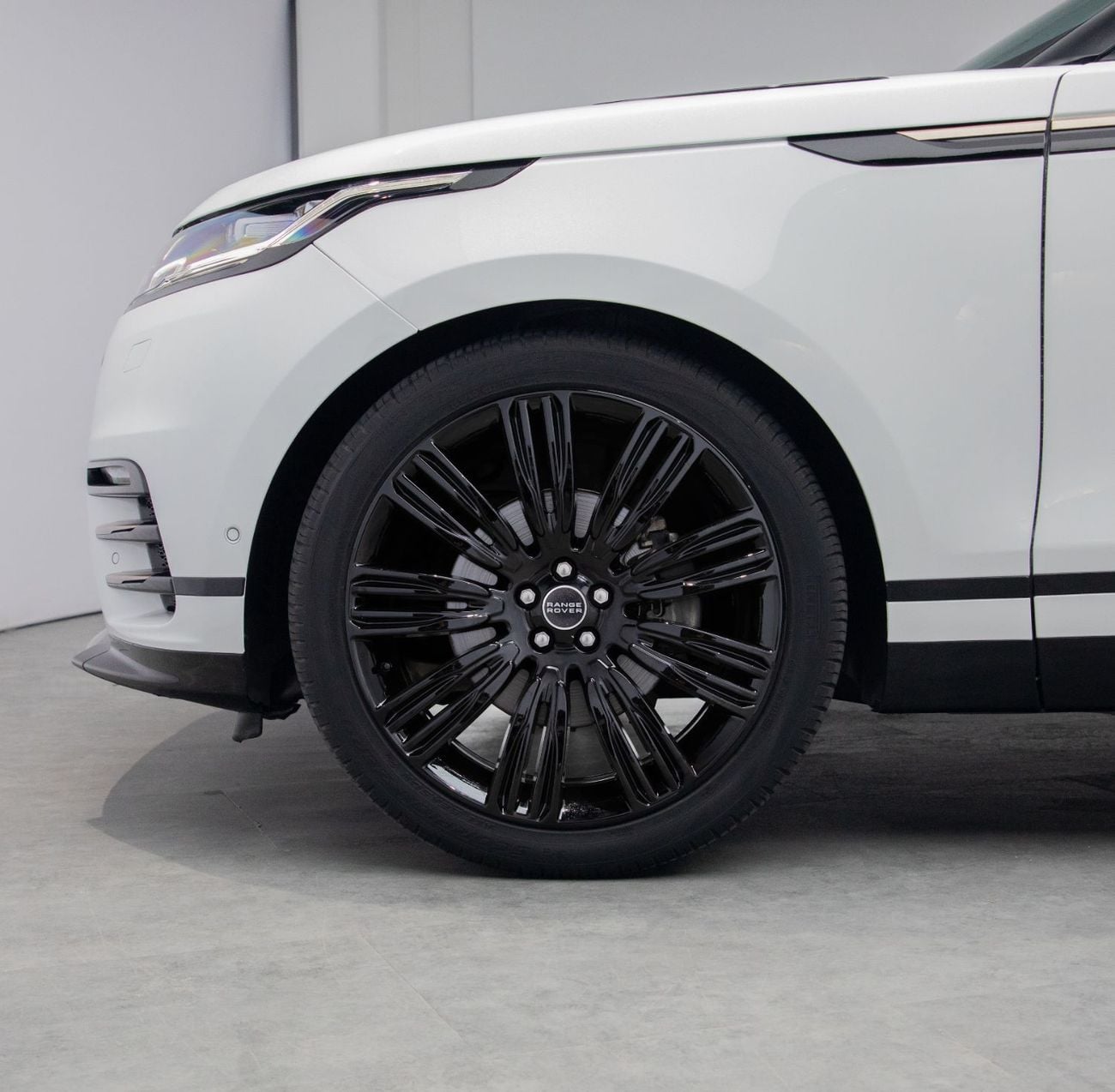 Land Rover Range Rover Velar R-DYNAMIC HSE