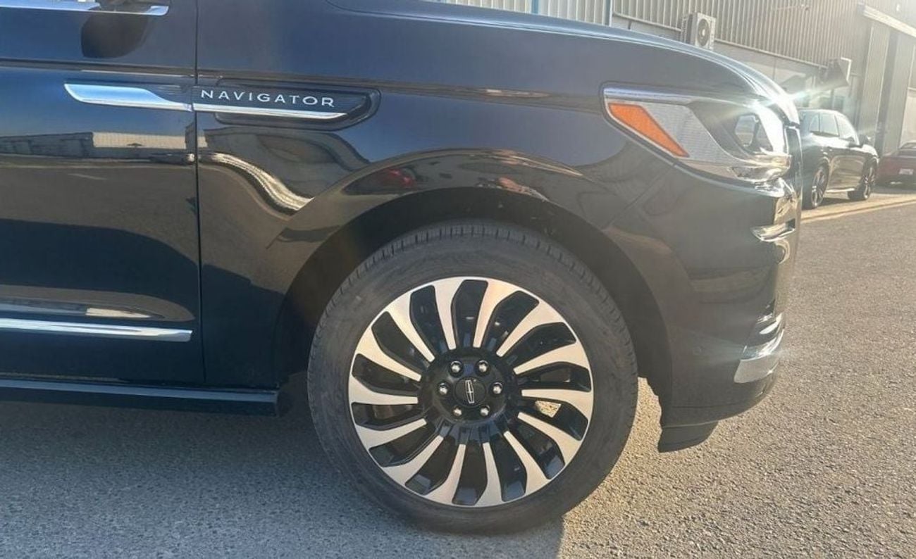 لينكولن نافيجاتور PRESIDENTIAL 2024 Lincoln Navigator - Full Right hand drive conversion