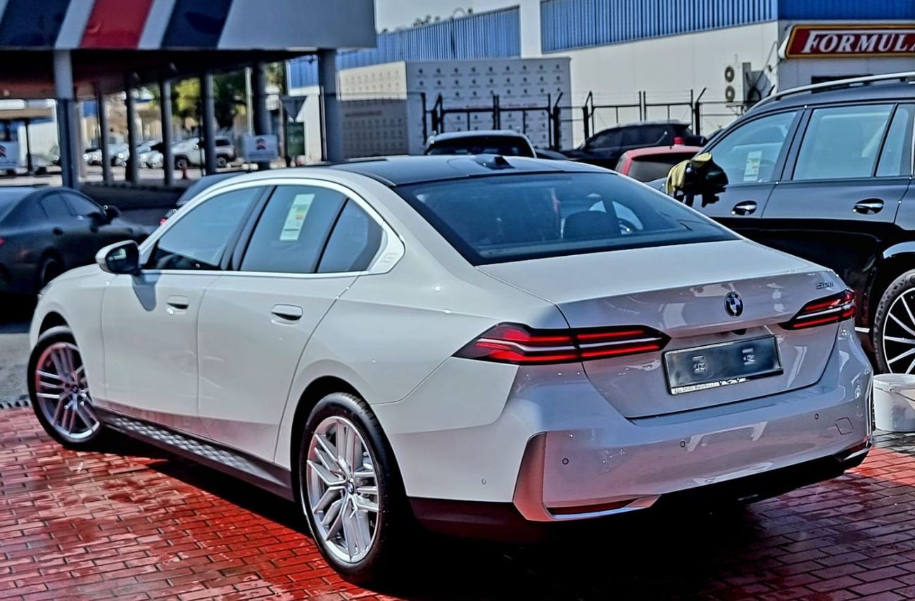 BMW 520i i Warranty & Service 2024 GCC
