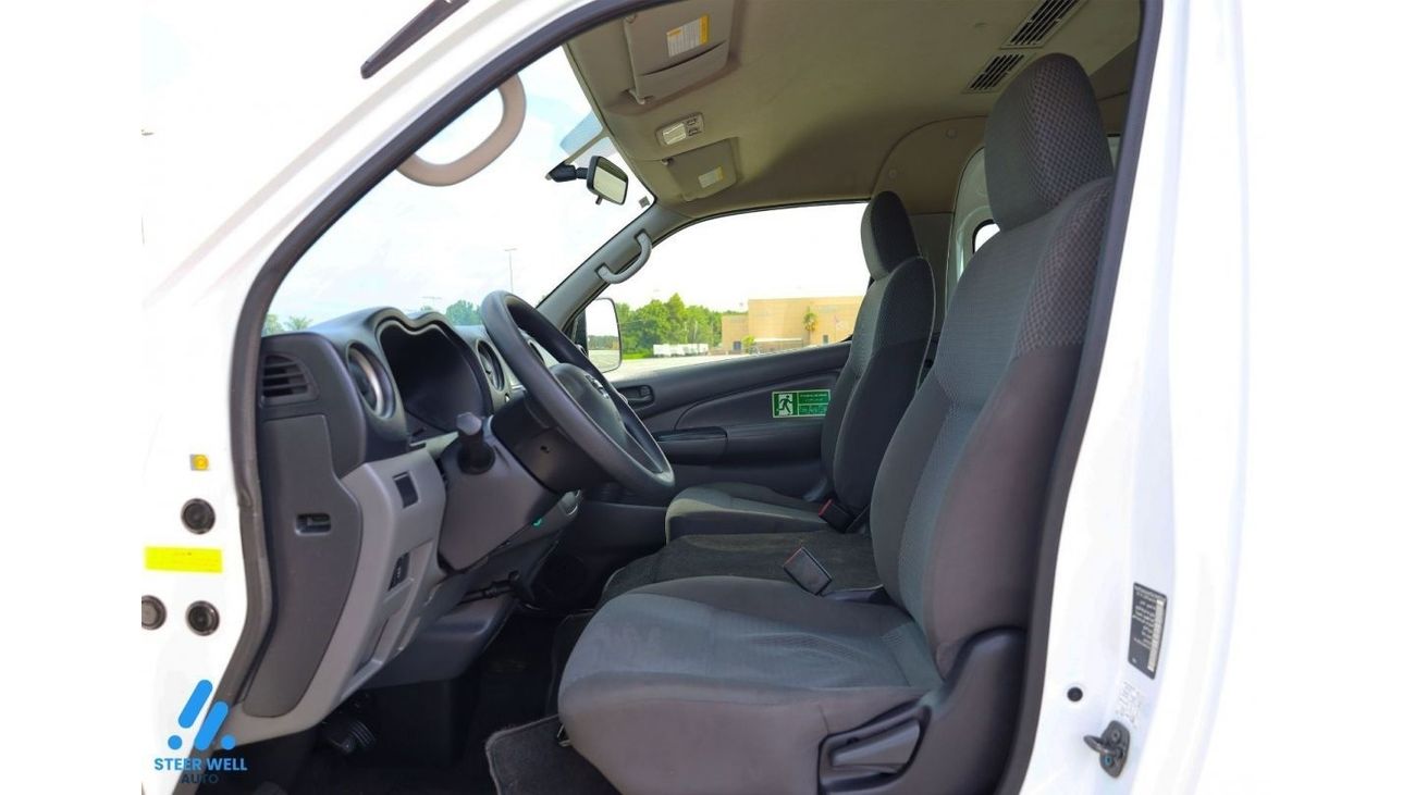 نيسان NV350 Urvan 2021 /13 High Back Executive Seats / 2.5 Petrol M/T / GCC / Like New Condition