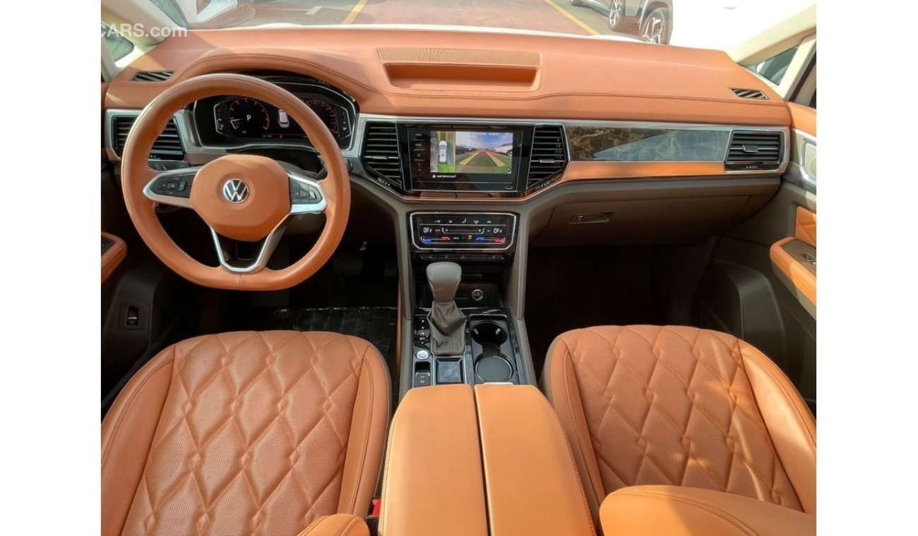 Volkswagen Viloran VW Viloran 2.0 turbo ,panoramic sunroof , massage seat ,heated and cold seat , 360 cam