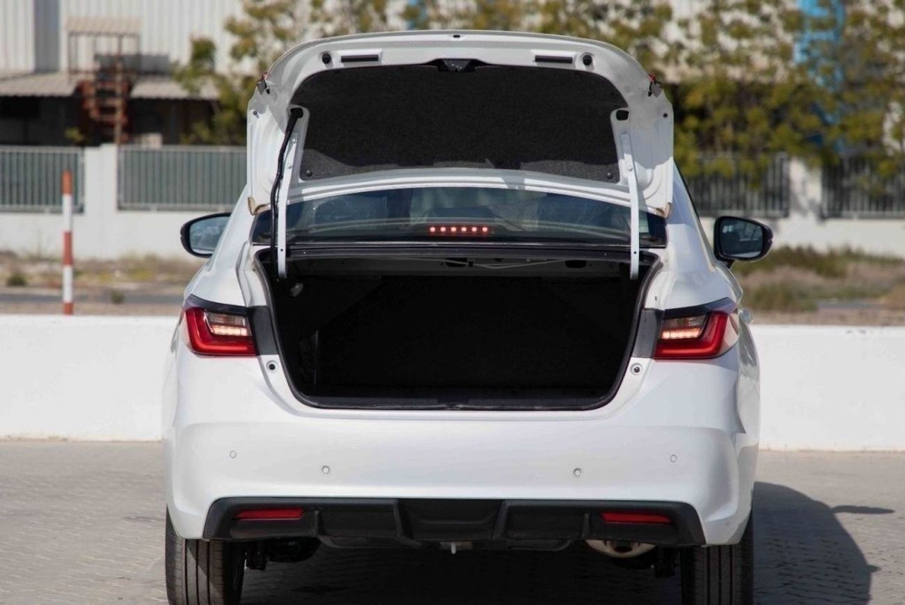 Honda City 2024 Honda City 1.5 LXS AT - Platinum White Inside Ivory