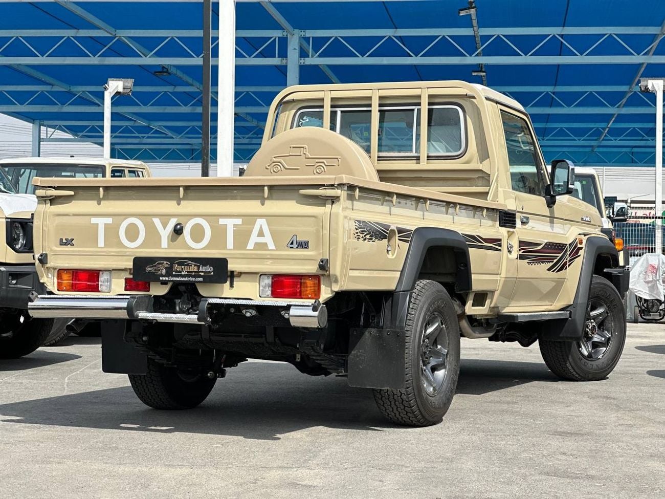 تويوتا لاند كروزر بيك آب LC79، محرك 2.8 لتر ديزل، ناقل حركة يدوي // 2026 // فئة عالية مع رادار، قفل تفاضلي، مشغل DVD وكاميرا 