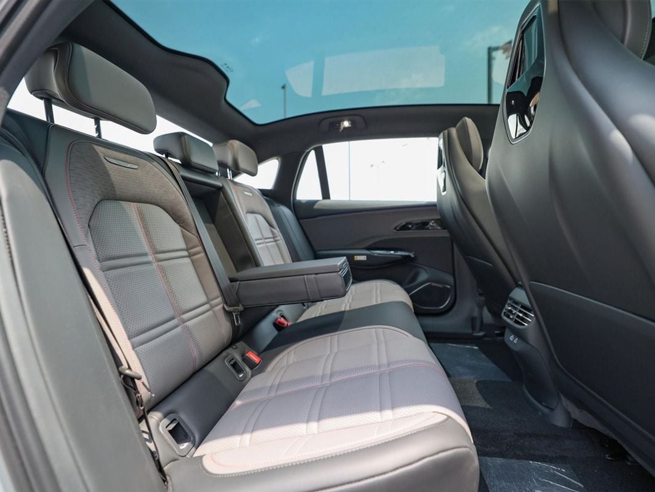 HONGQI Eh7 85 KWH AWD (NON GCC)