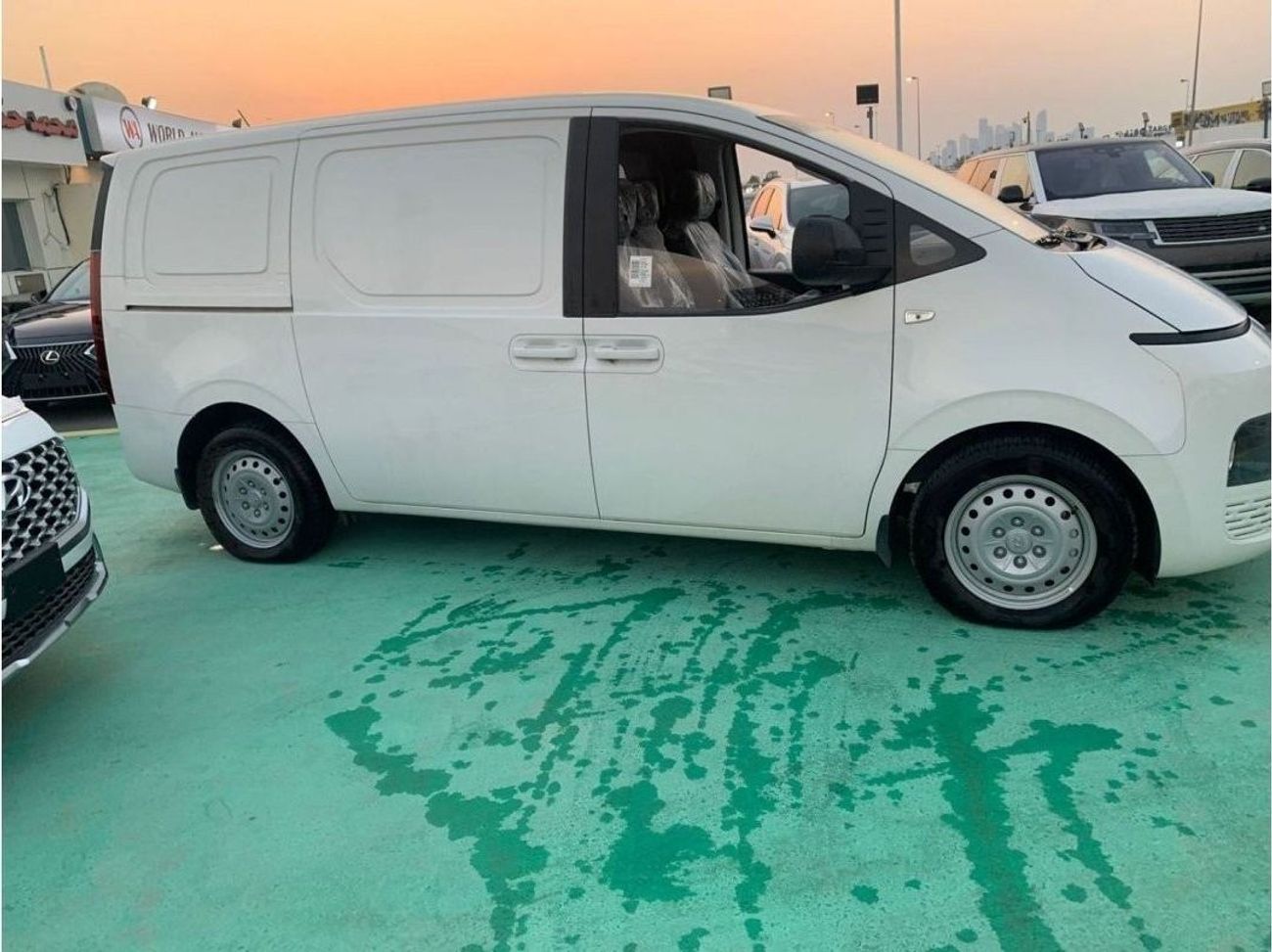 Hyundai Staria 3.5L PETROL, GCC, AUTOMATIC, CARGO, 2025